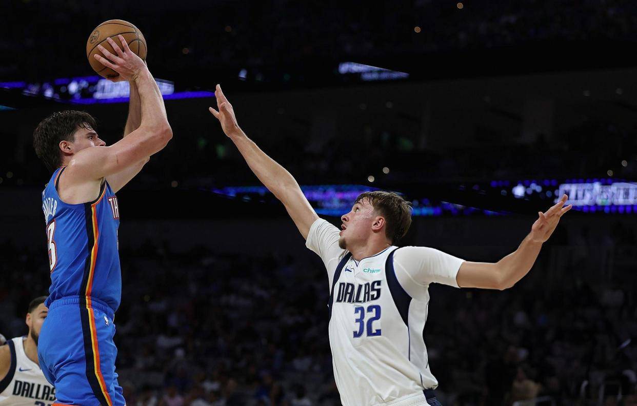 法国男篮碾压独行侠,拉塞尔三分雨点燃全场 法国男篮碾压独行侠,拉塞尔三分雨点燃全场