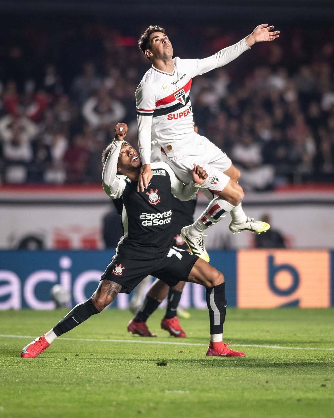 奥地利队绝杀法国队，梁靖崑统治全场