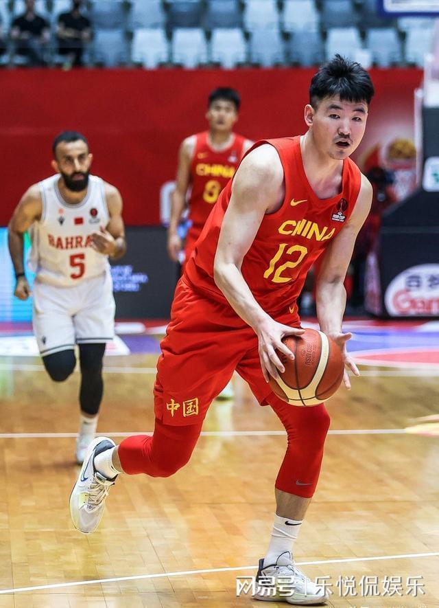 中国队险胜韩国队,黄鸭组合惊艳四座 中国队险胜韩国队,黄鸭组合惊艳四座