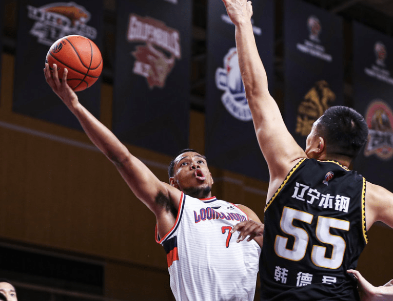 福建队轻取魔术，张镇麟关键制胜