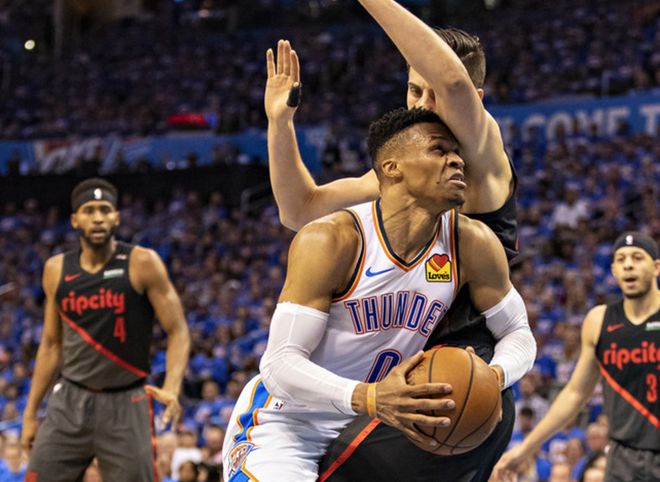 福建队碾压新疆队，利拉德带队取胜