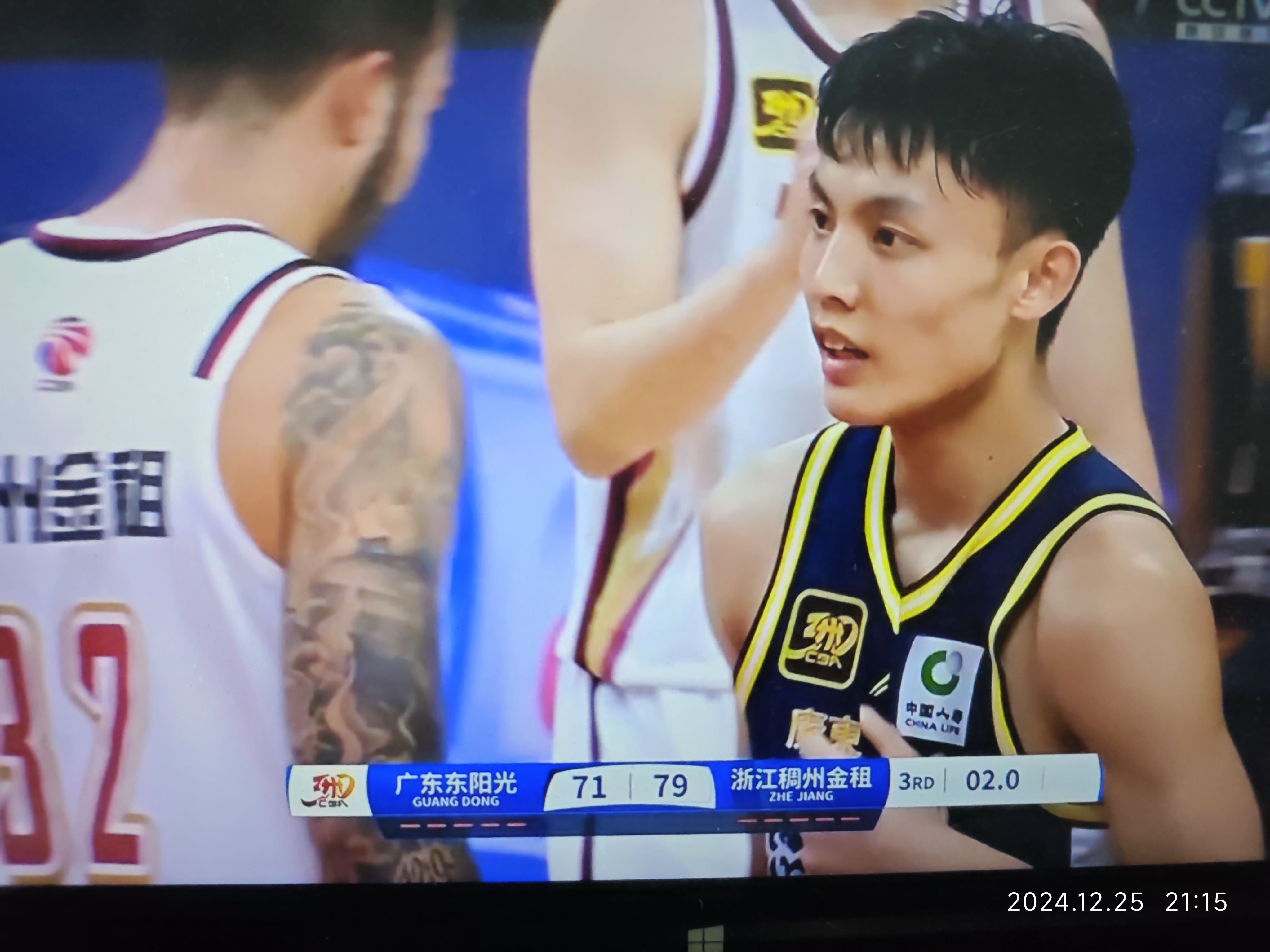 浙江队翻盘新疆队，浓眉哥高光表现