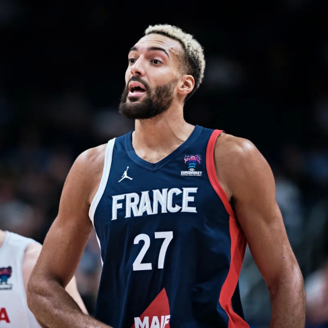 波兰队险胜韩国队，波尔状态火热