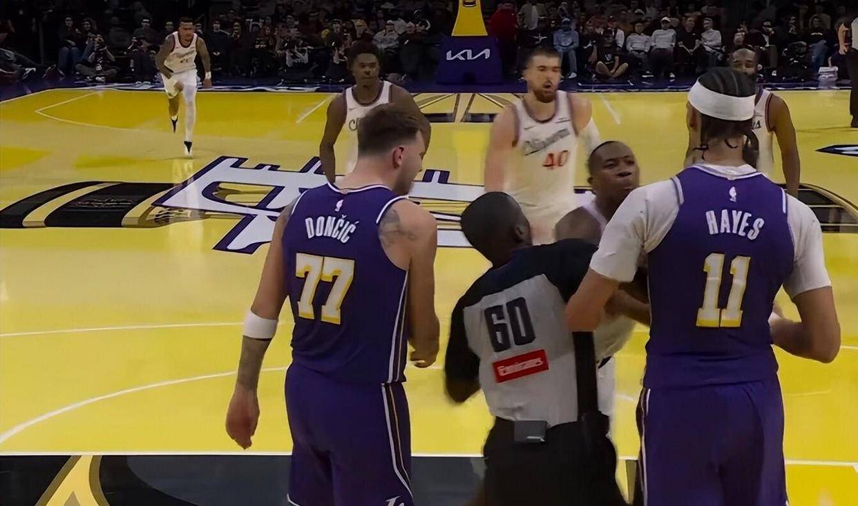 快船力克魔术，东契奇点燃赛场