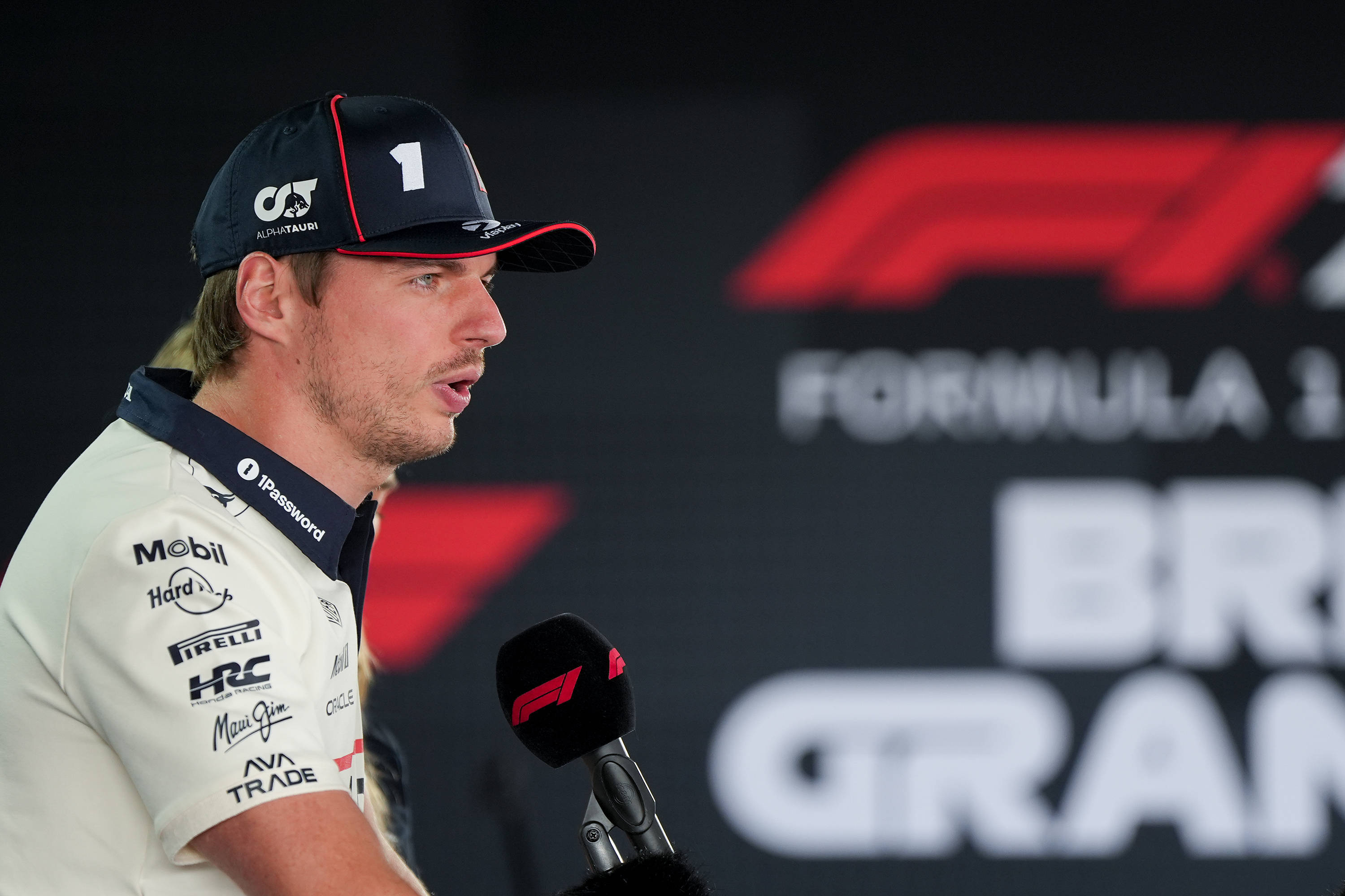 红牛车队绝杀哈斯车队，维斯塔潘扛起全队