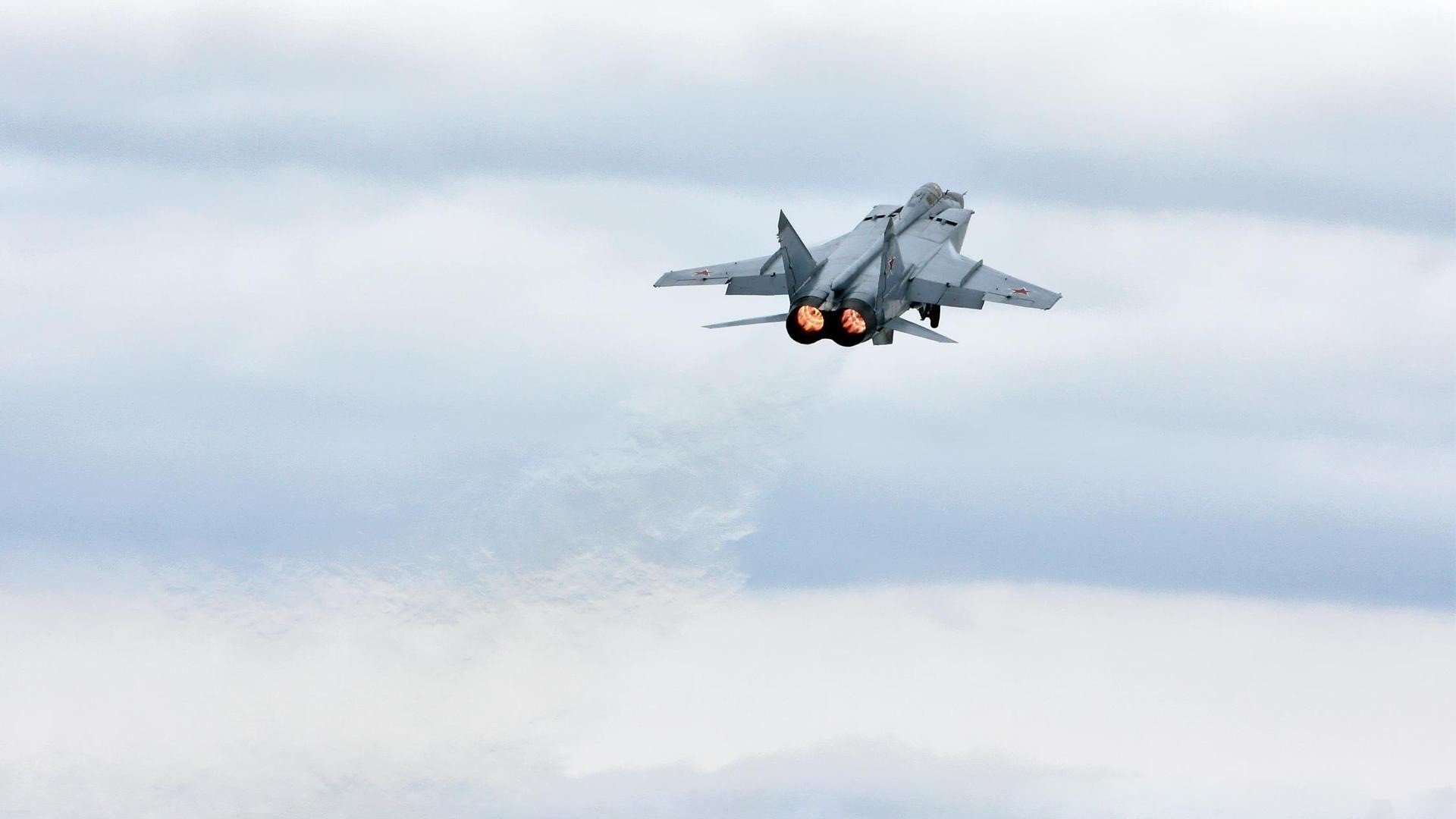 雄鹿终场险胜江苏 胡金秋孤胆擎天