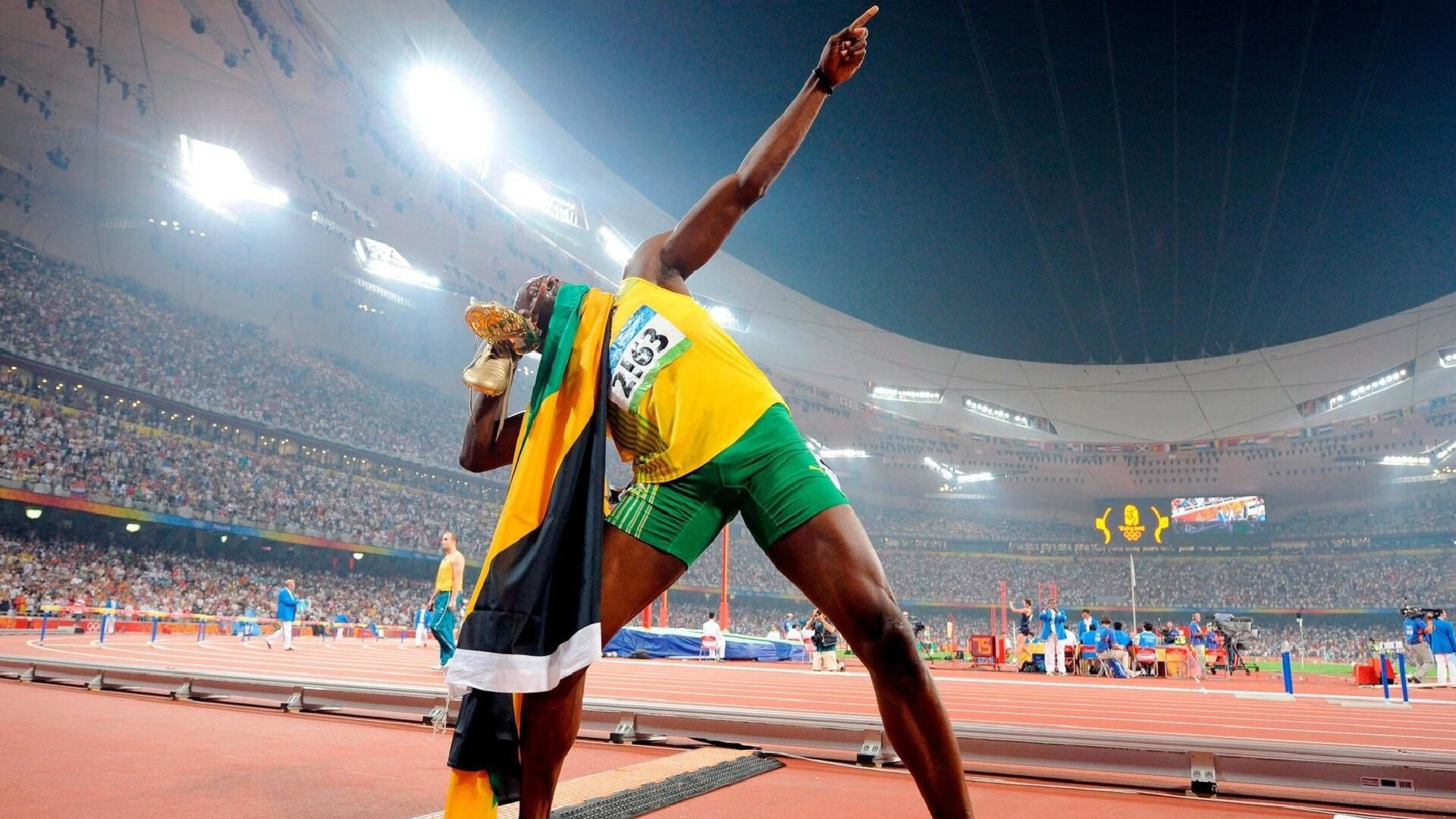 一个MVP，两种战场，武切维奇的切换术如何定义现代篮球之巅